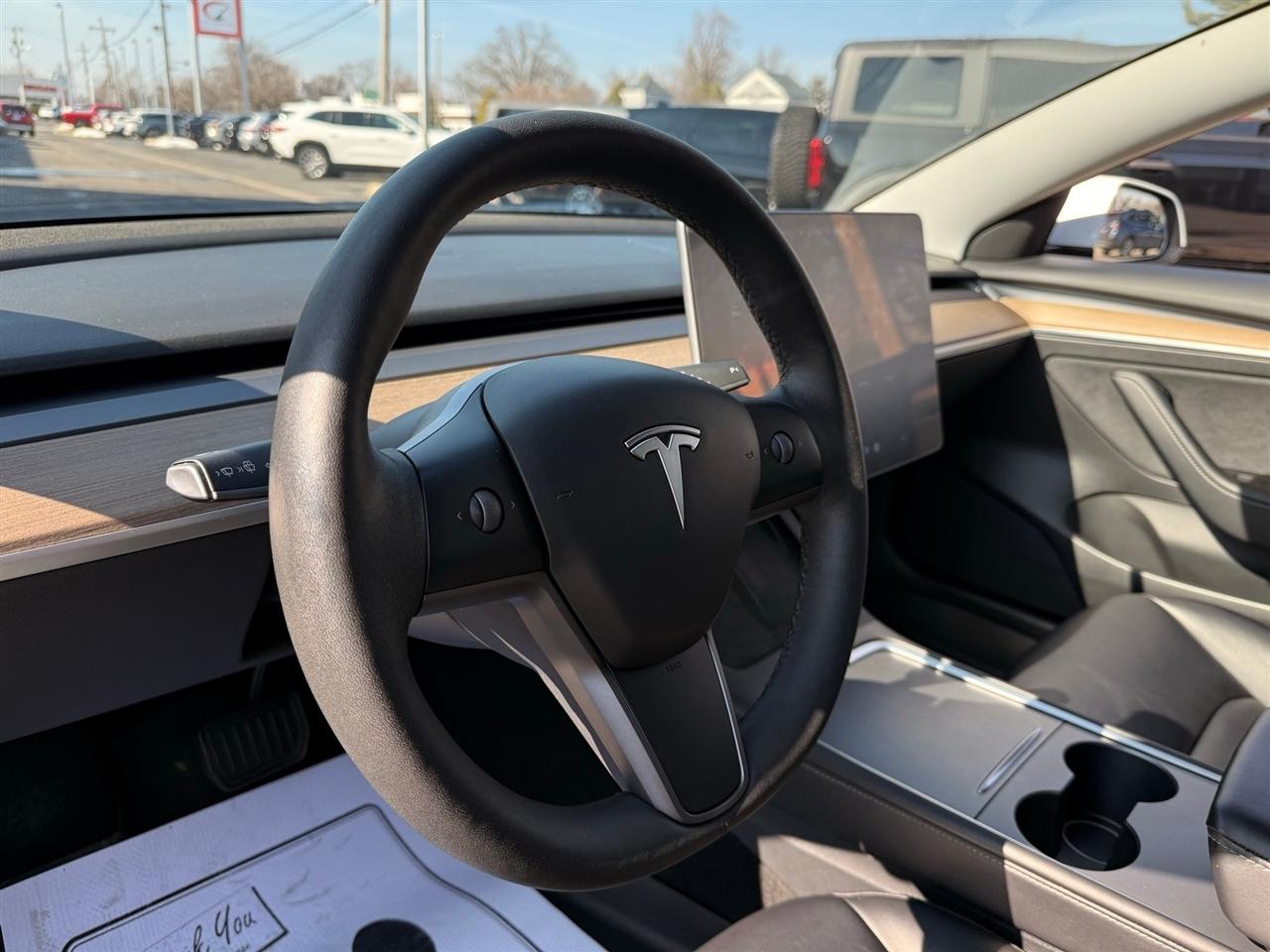 Tesla Model 3  2021