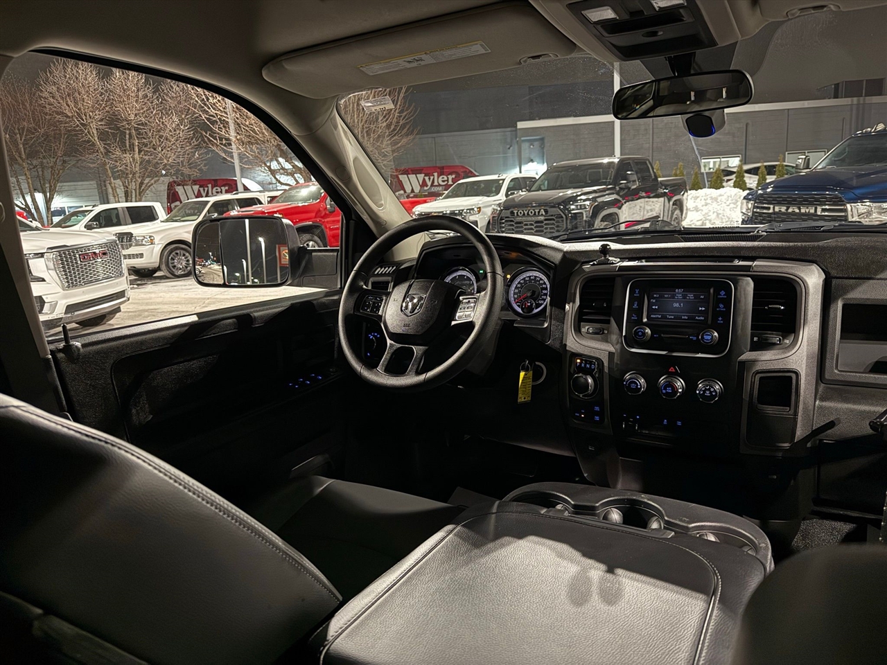 RAM 1500 Classic  2023