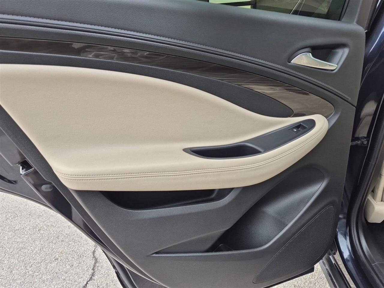 Buick Envision  2020