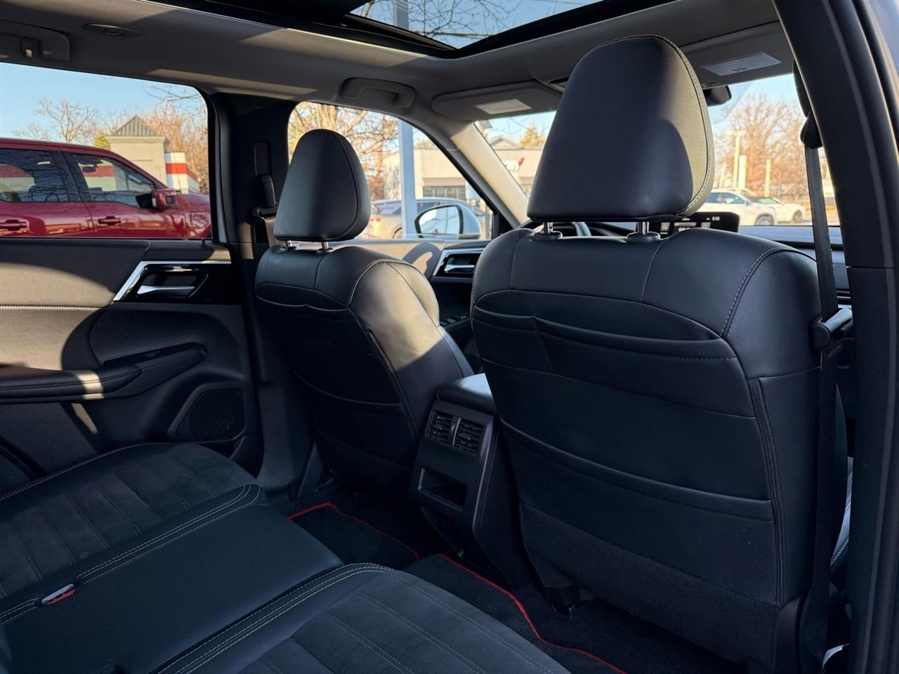 Mitsubishi Outlander PHEV  2024