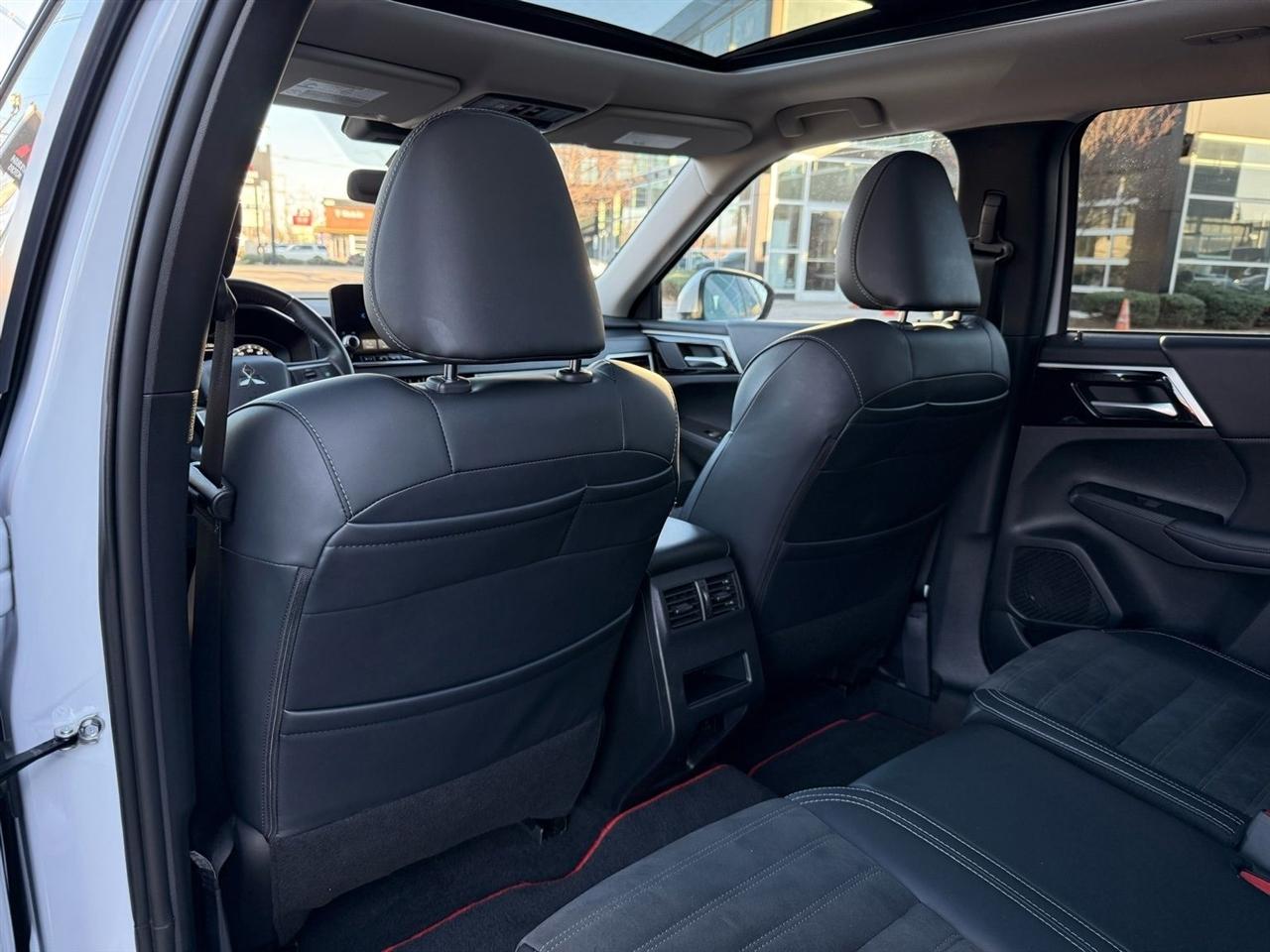 Mitsubishi Outlander PHEV  2024