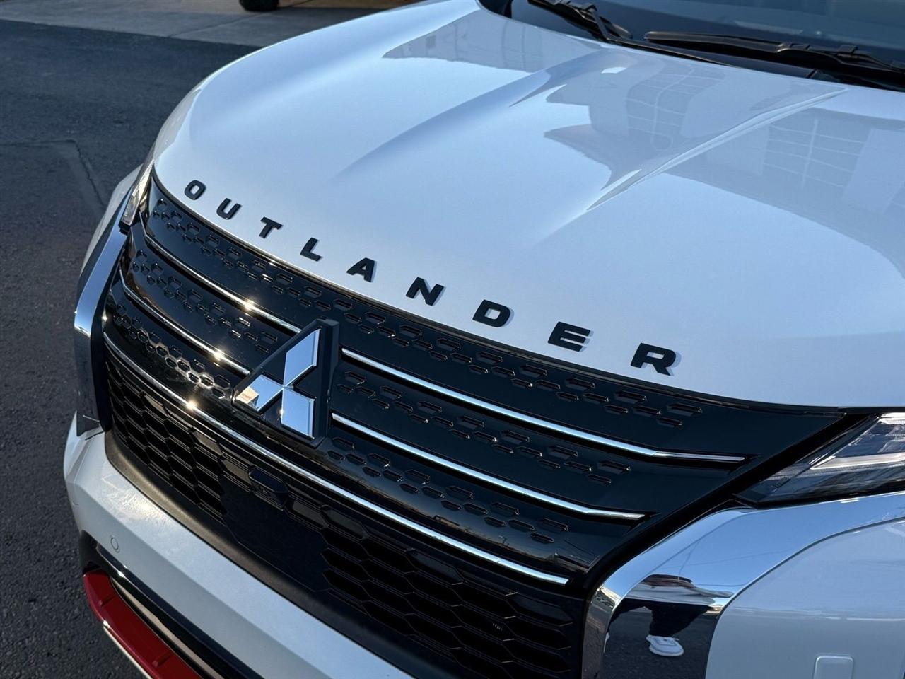 Mitsubishi Outlander PHEV  2024