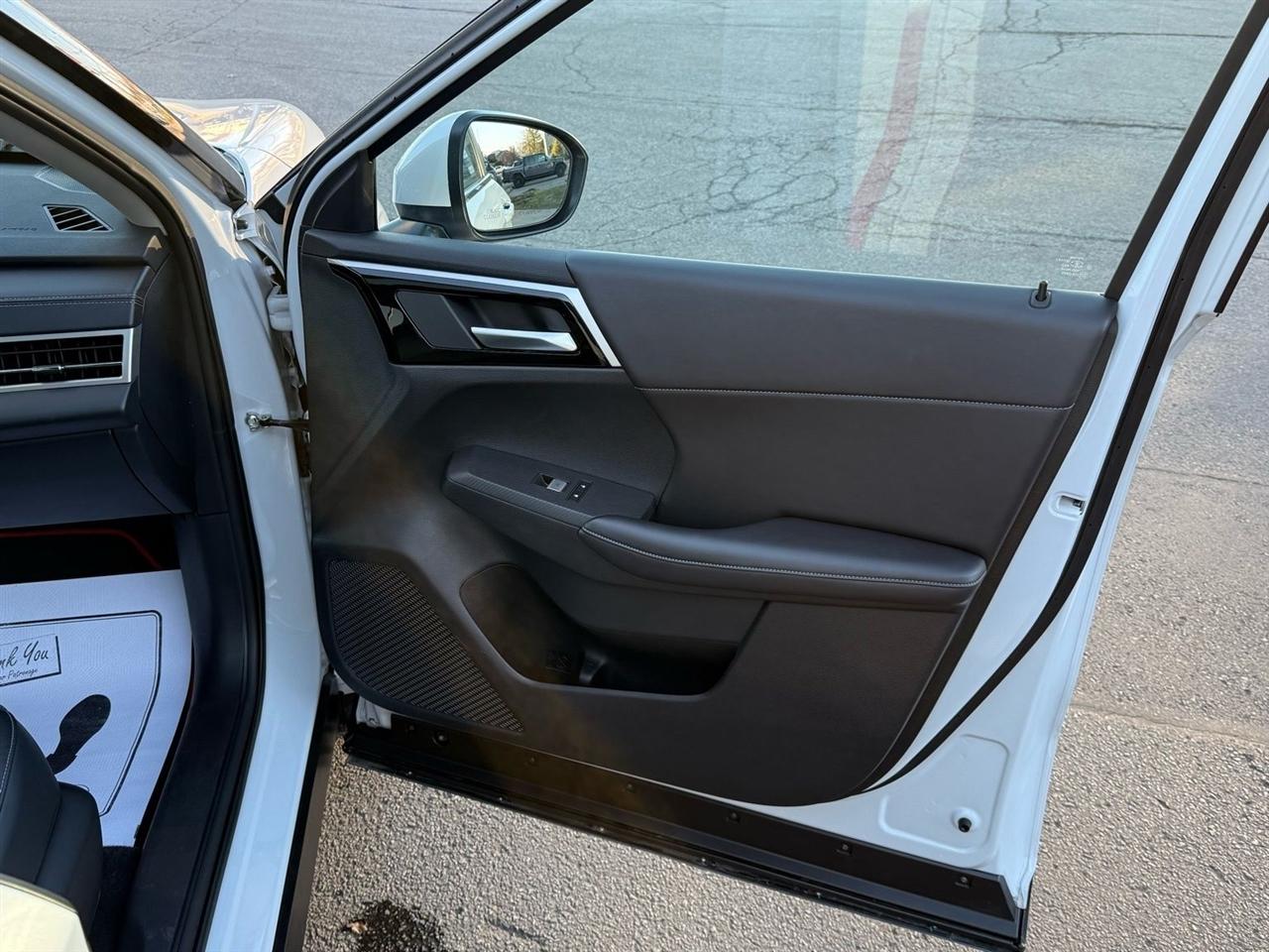 Mitsubishi Outlander PHEV  2024