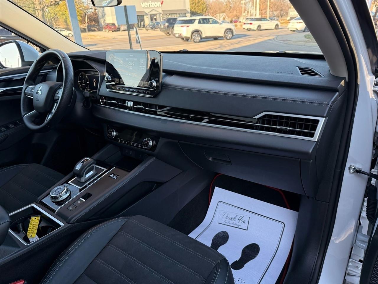 Mitsubishi Outlander PHEV  2024