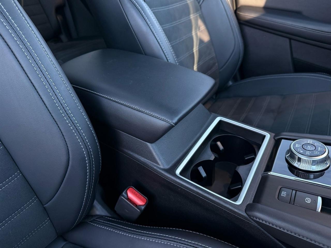 Mitsubishi Outlander PHEV  2024