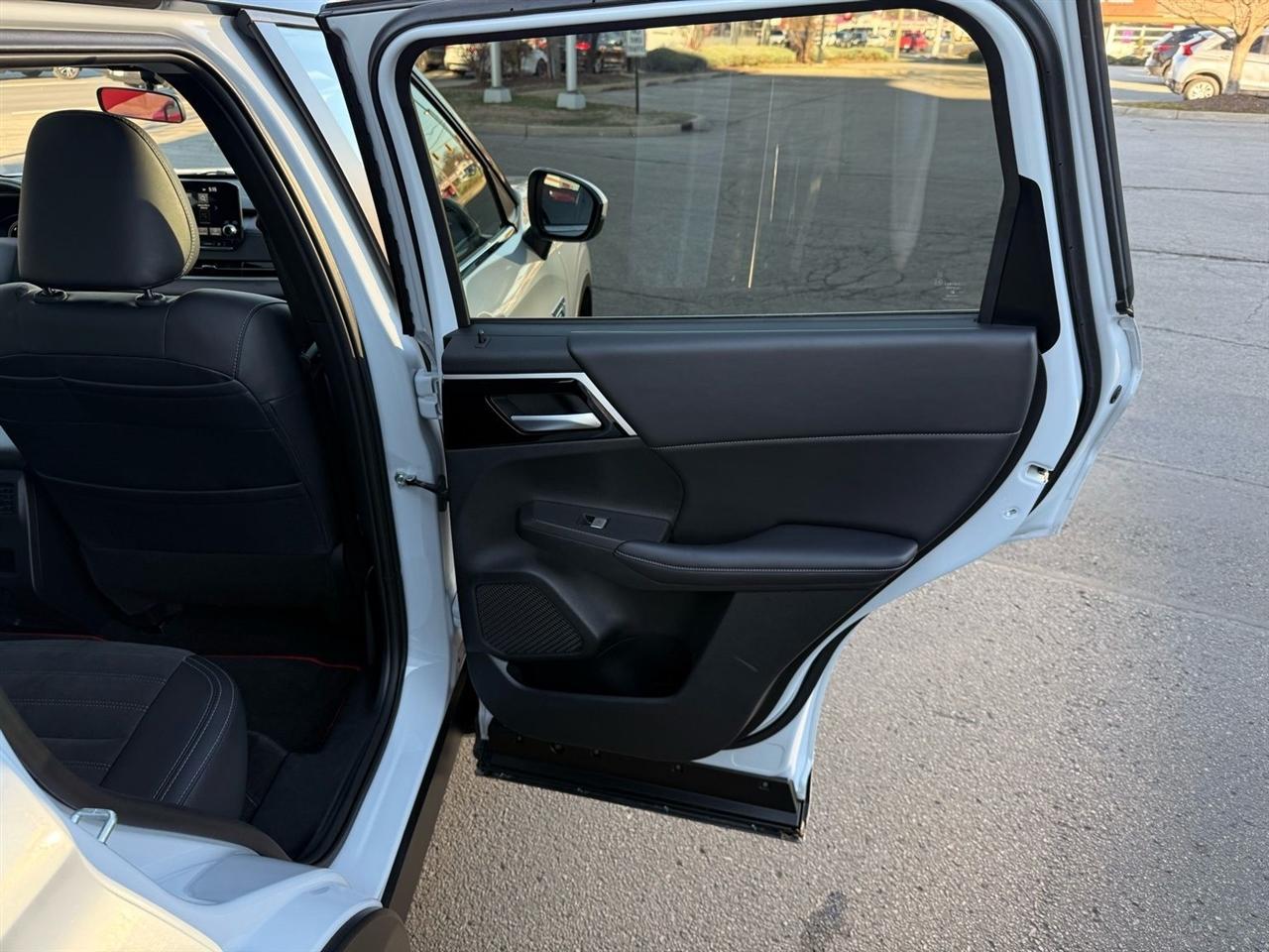 Mitsubishi Outlander PHEV  2024