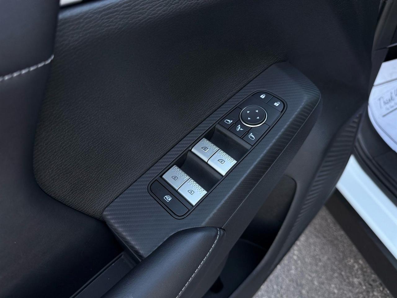 Mitsubishi Outlander PHEV  2024