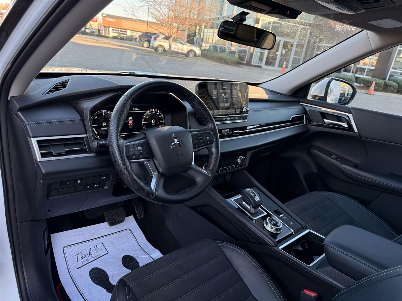 Mitsubishi Outlander PHEV  2024