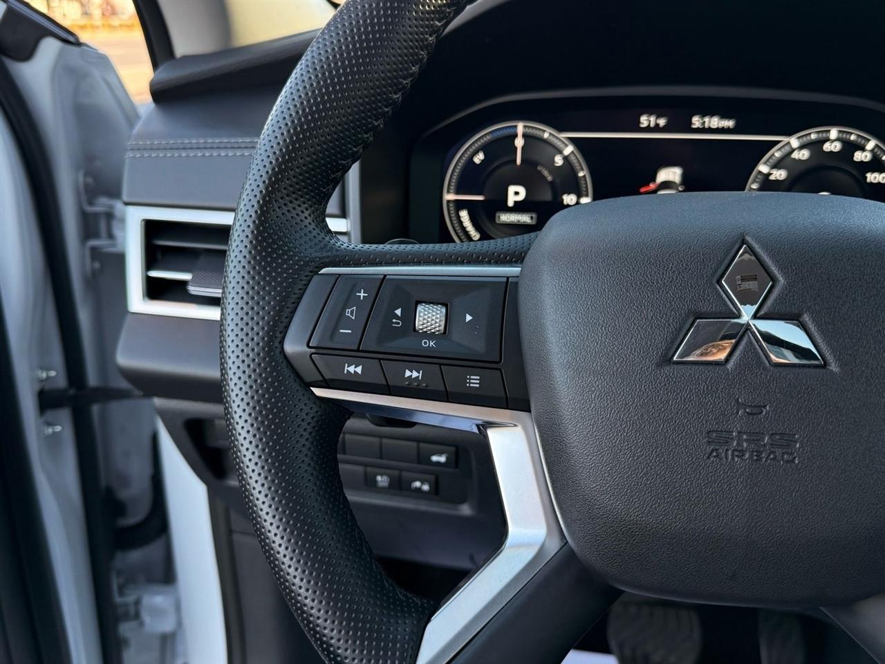 Mitsubishi Outlander PHEV  2024