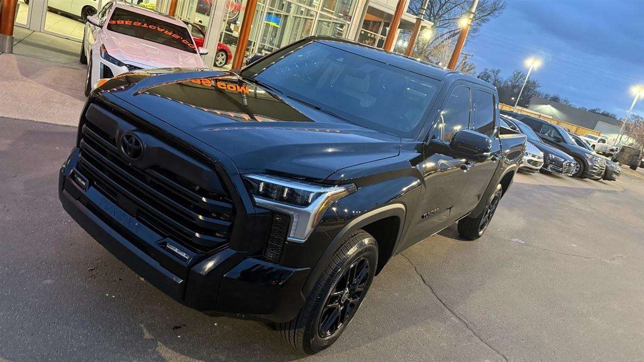 Toyota Tundra  2024