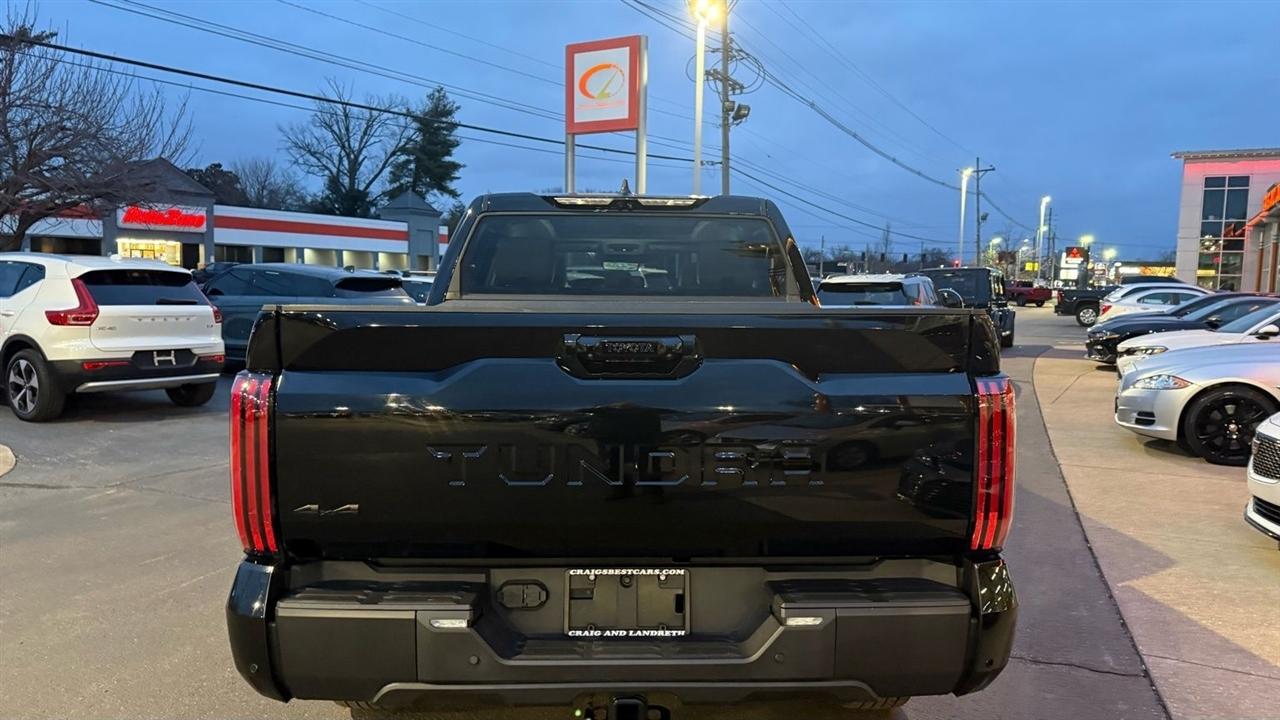 Toyota Tundra  2024