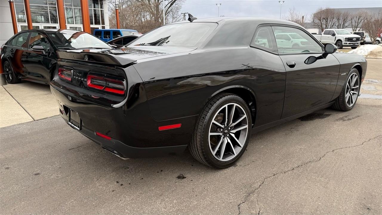 Dodge Challenger  2021