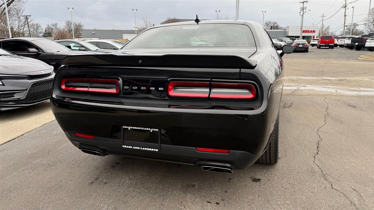 Dodge Challenger  2021