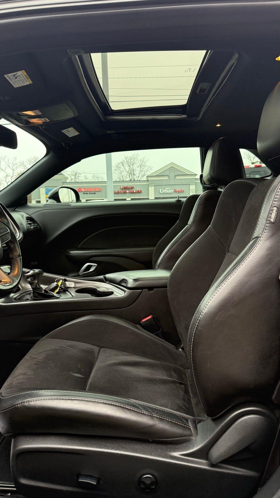 Dodge Challenger  2021