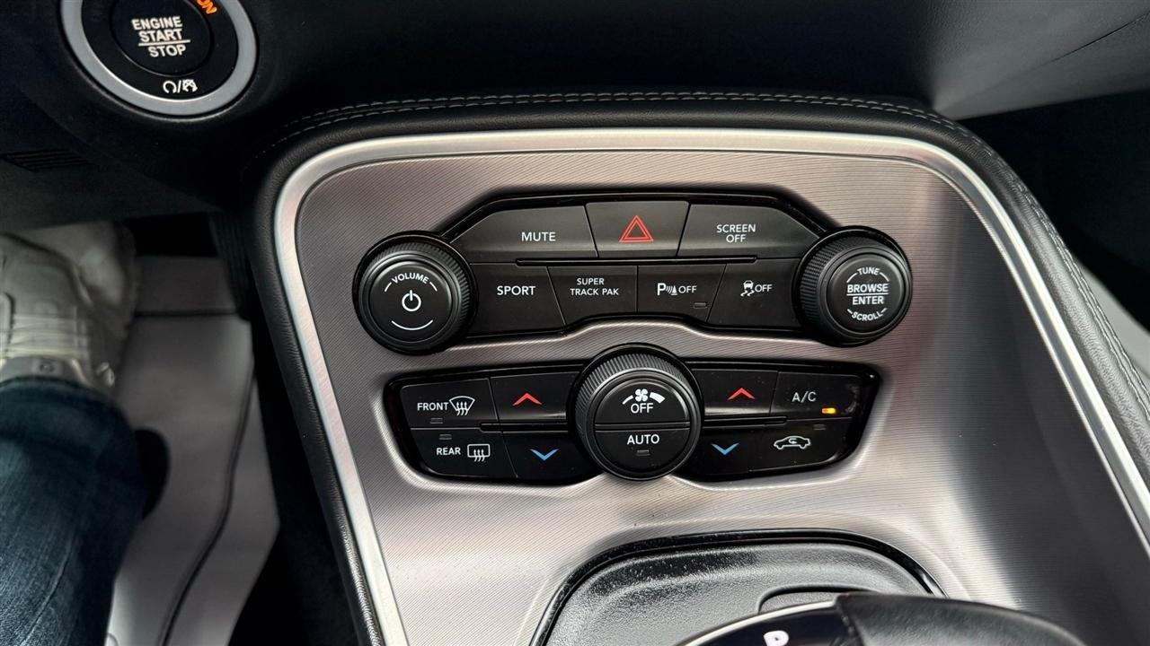 Dodge Challenger  2021