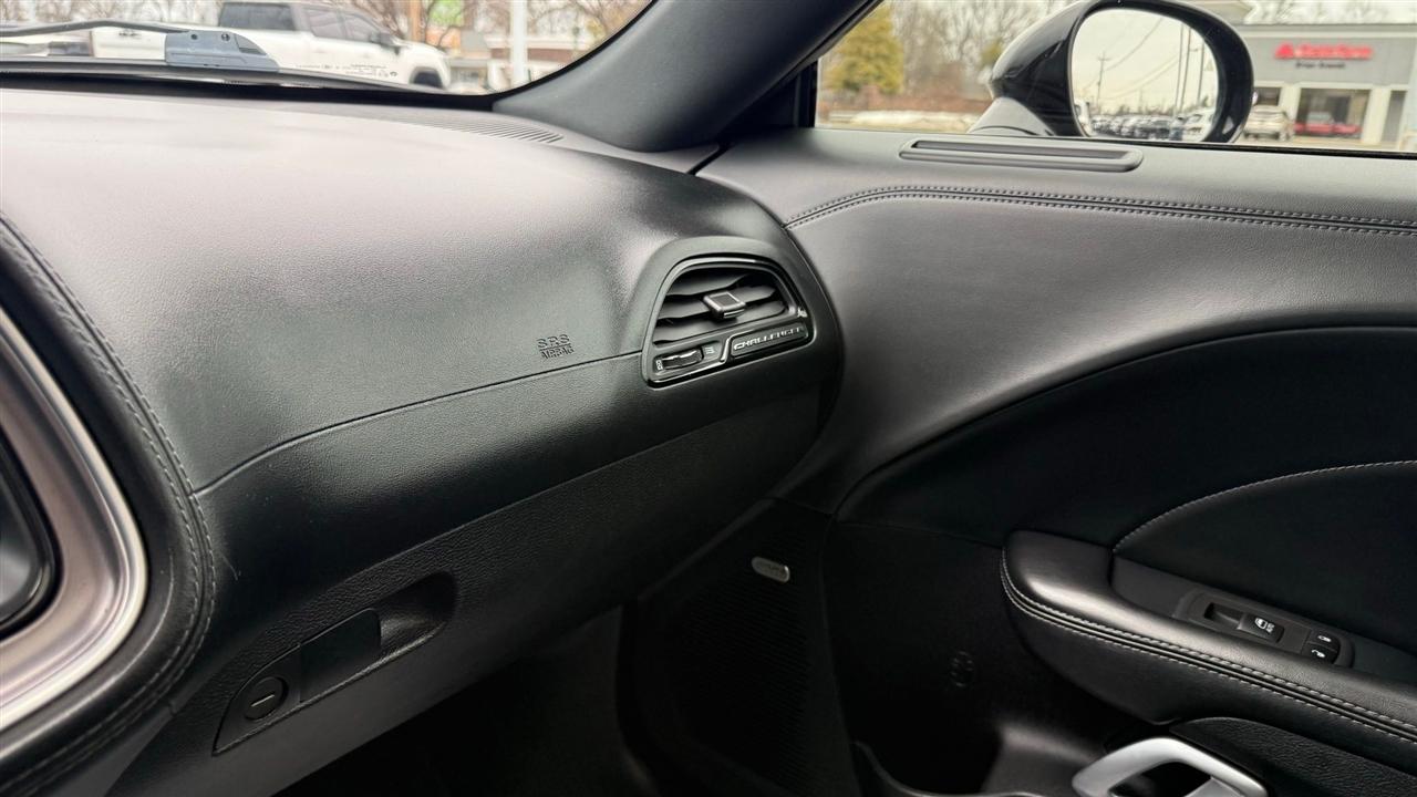 Dodge Challenger  2021