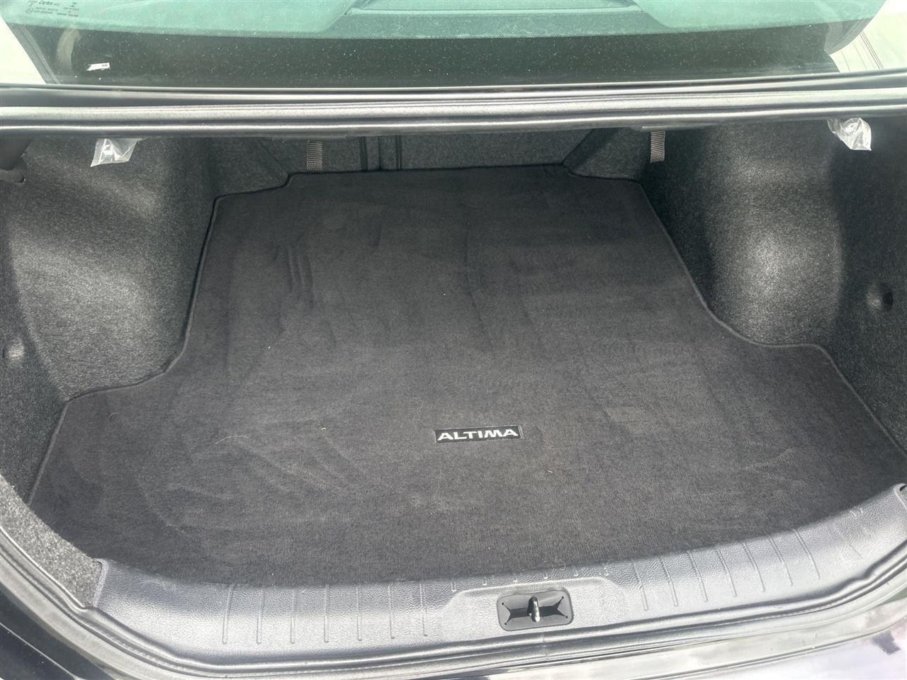 Nissan Altima  2022