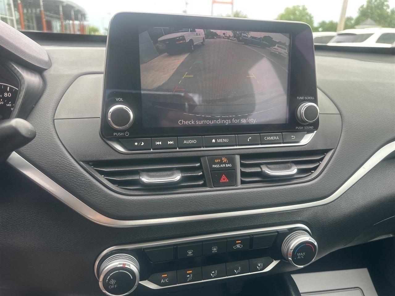 Nissan Altima  2022