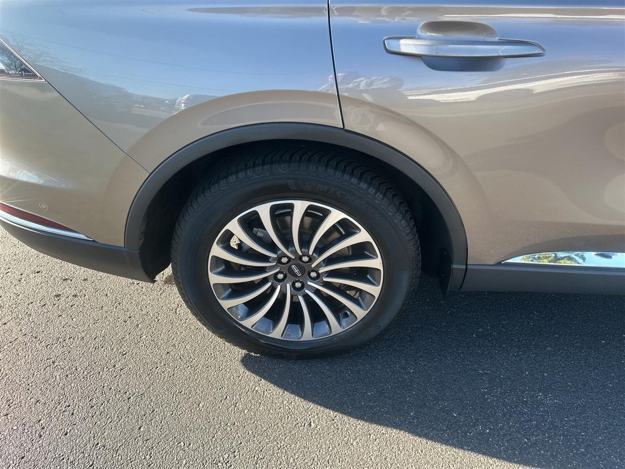 Lincoln Aviator  2020