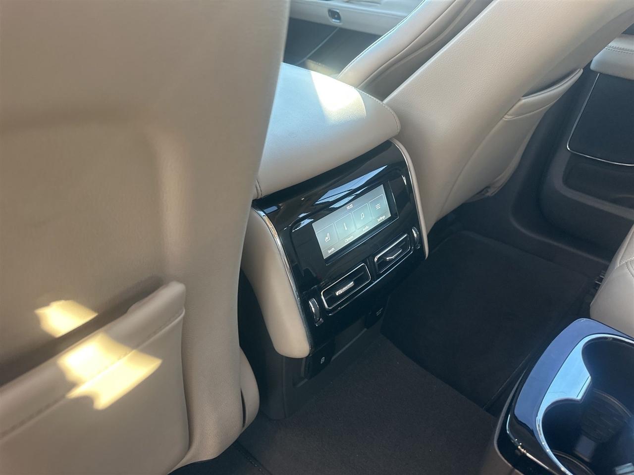 Lincoln Aviator  2020