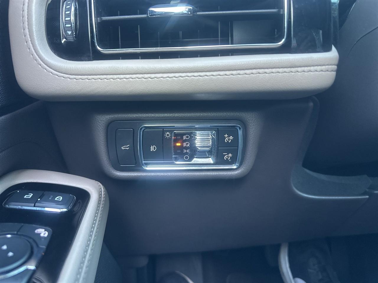 Lincoln Aviator  2020