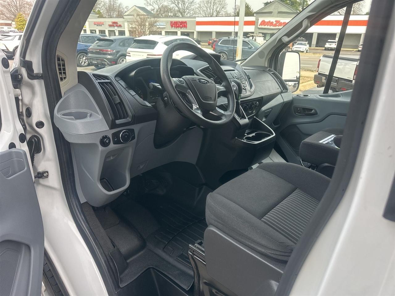 Ford Transit  2015