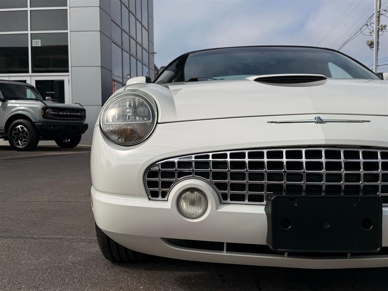 Ford Thunderbird  2002