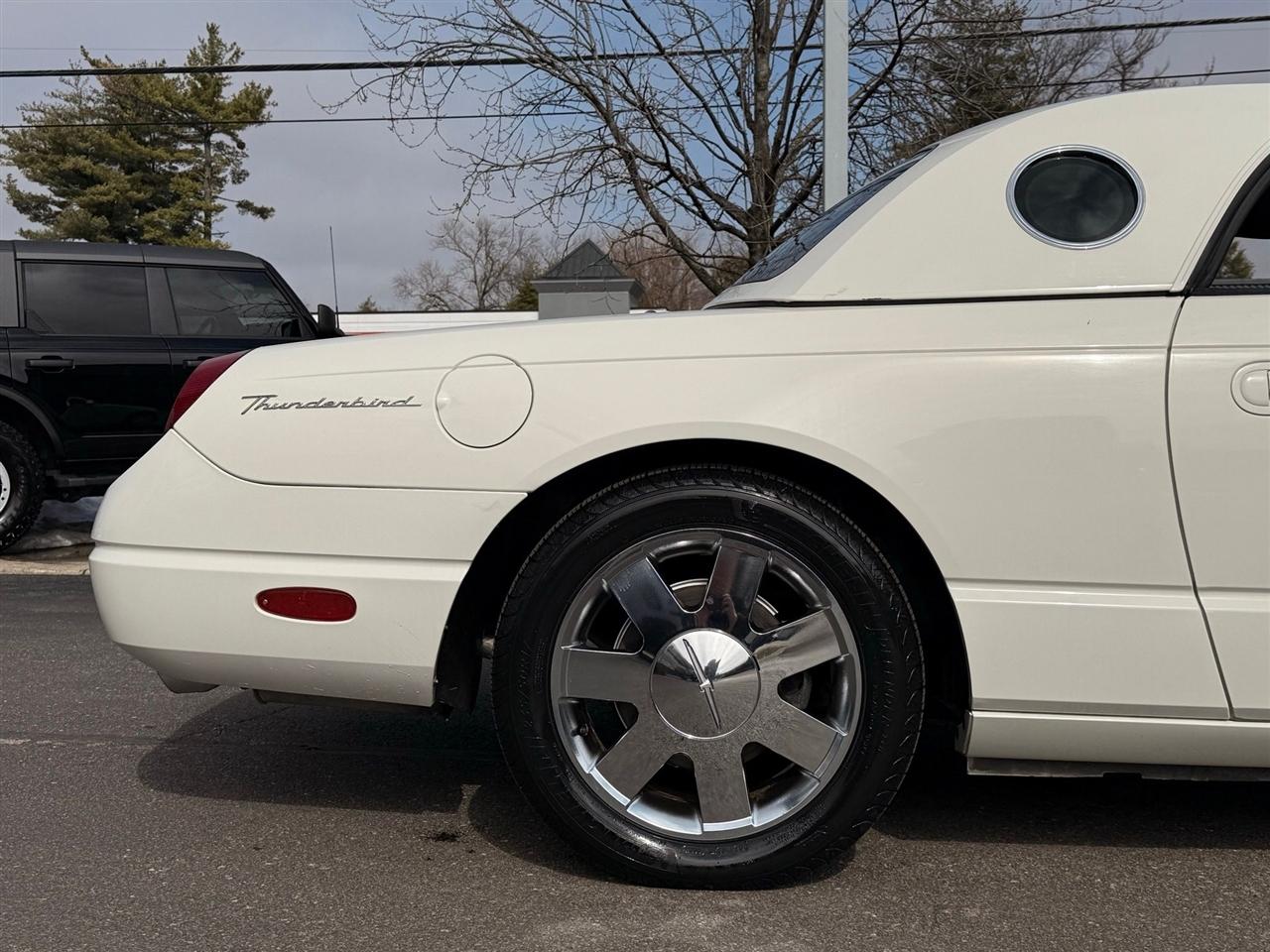 Ford Thunderbird  2002