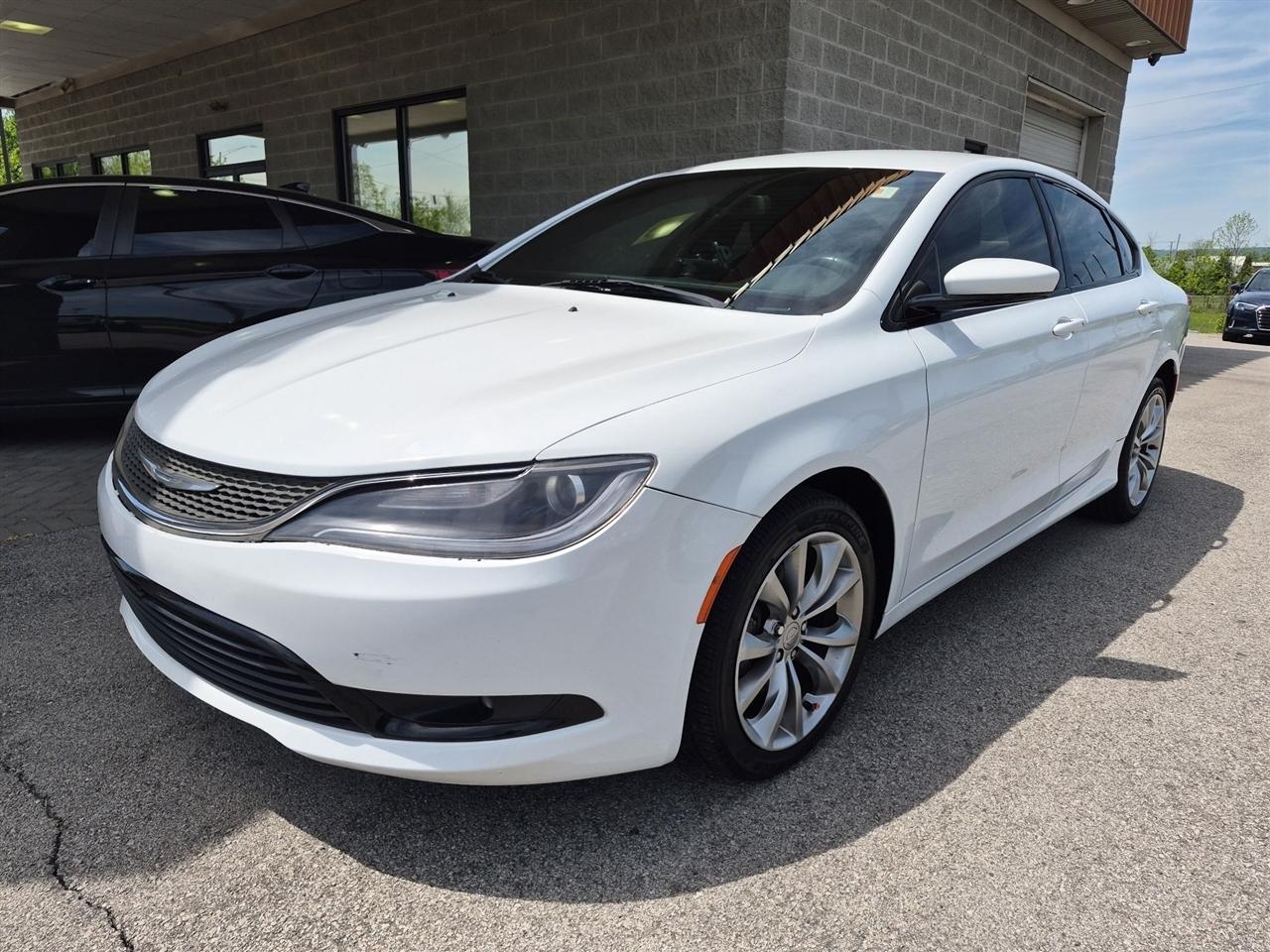 Chrysler 200  2016