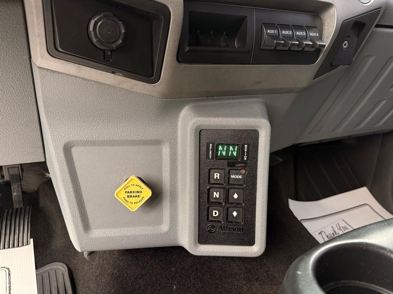 Ford F-650  2012