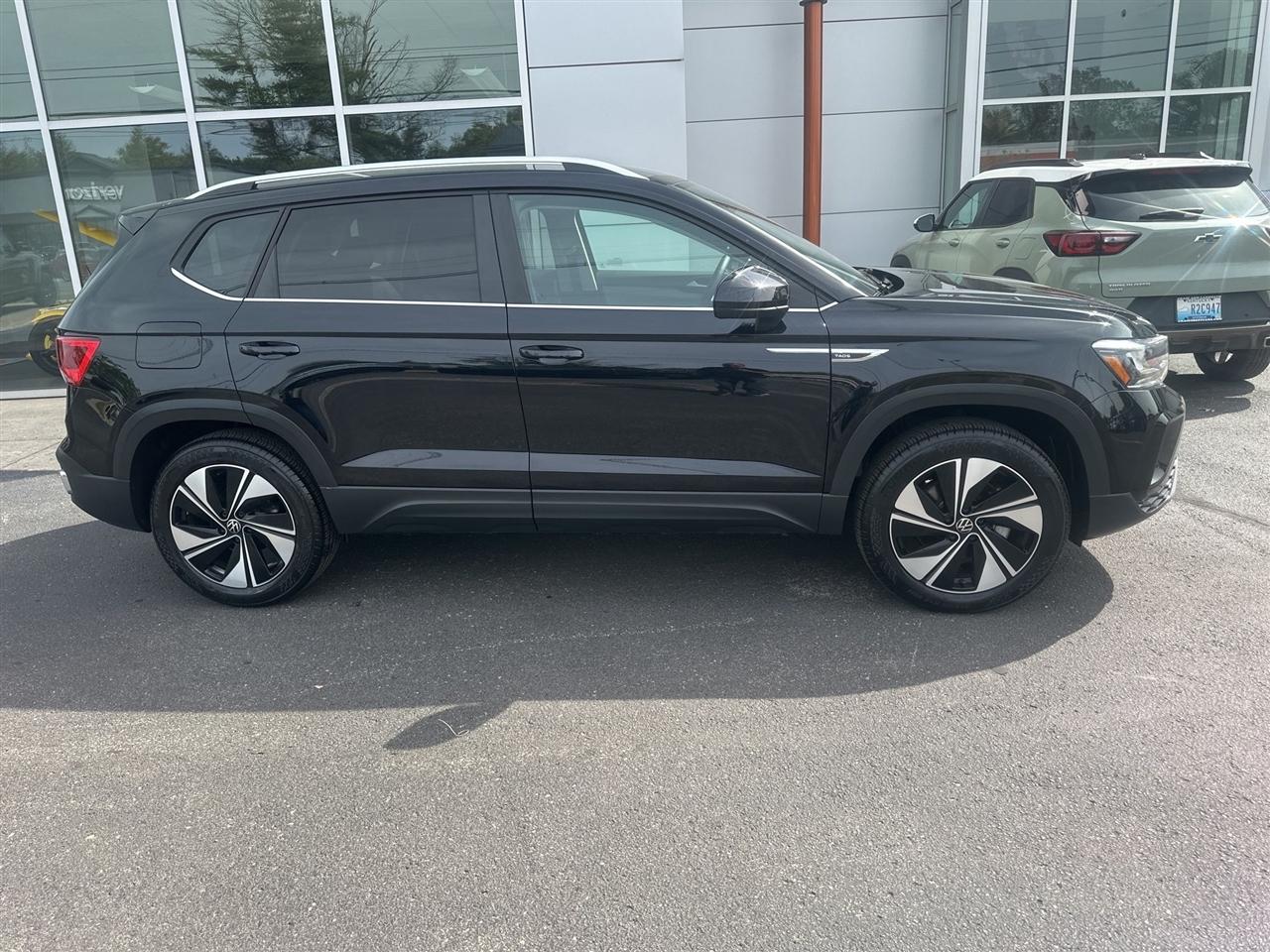 Volkswagen Taos  2024