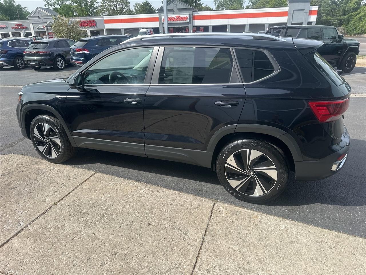 Volkswagen Taos  2024