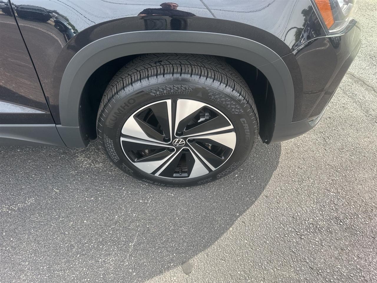 Volkswagen Taos  2024