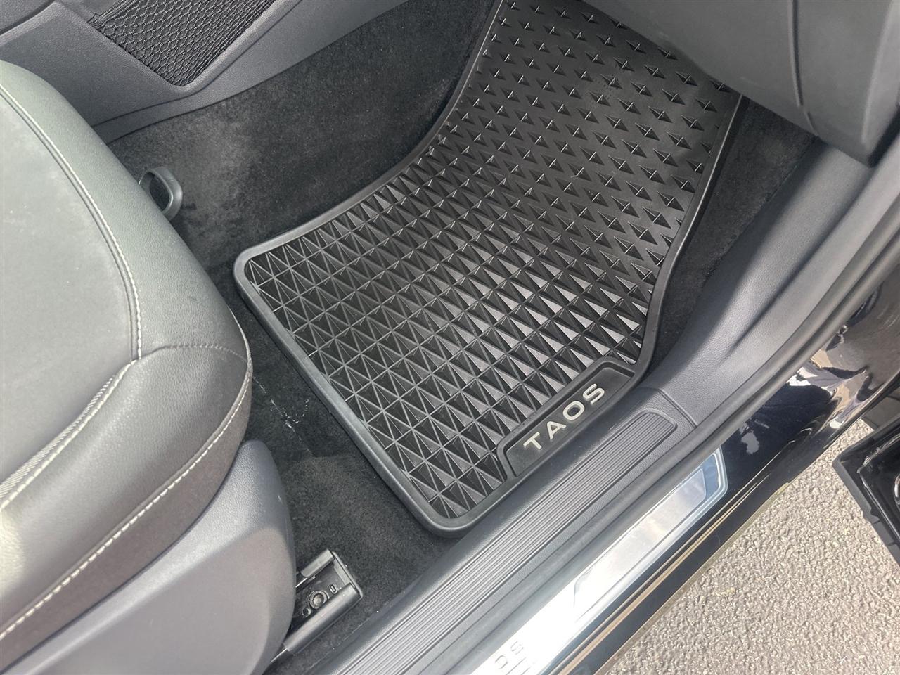 Volkswagen Taos  2024