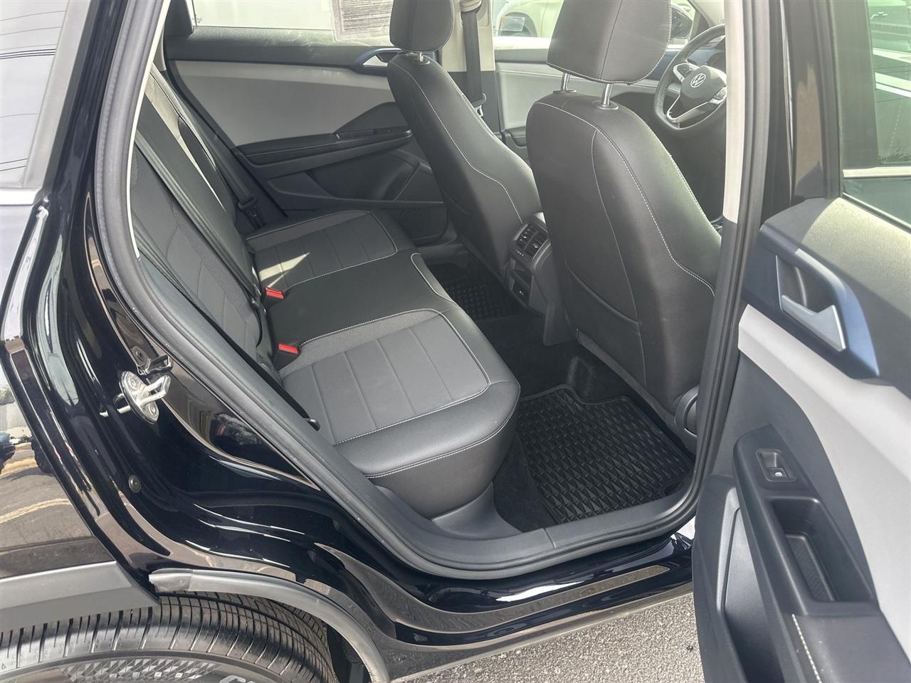 Volkswagen Taos  2024