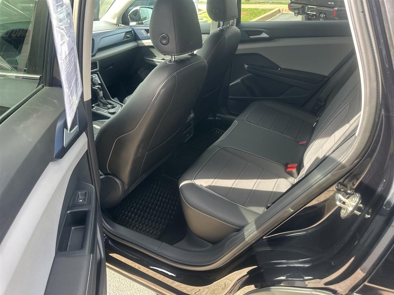 Volkswagen Taos  2024