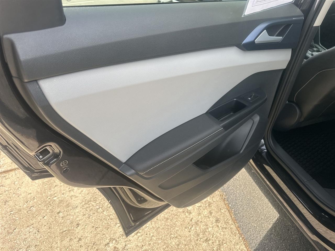 Volkswagen Taos  2024