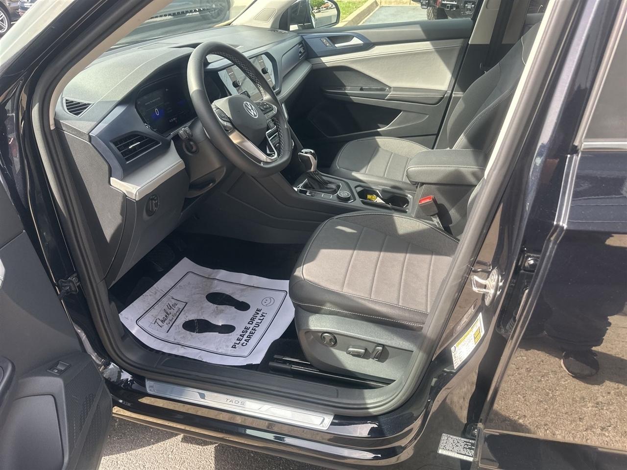 Volkswagen Taos  2024