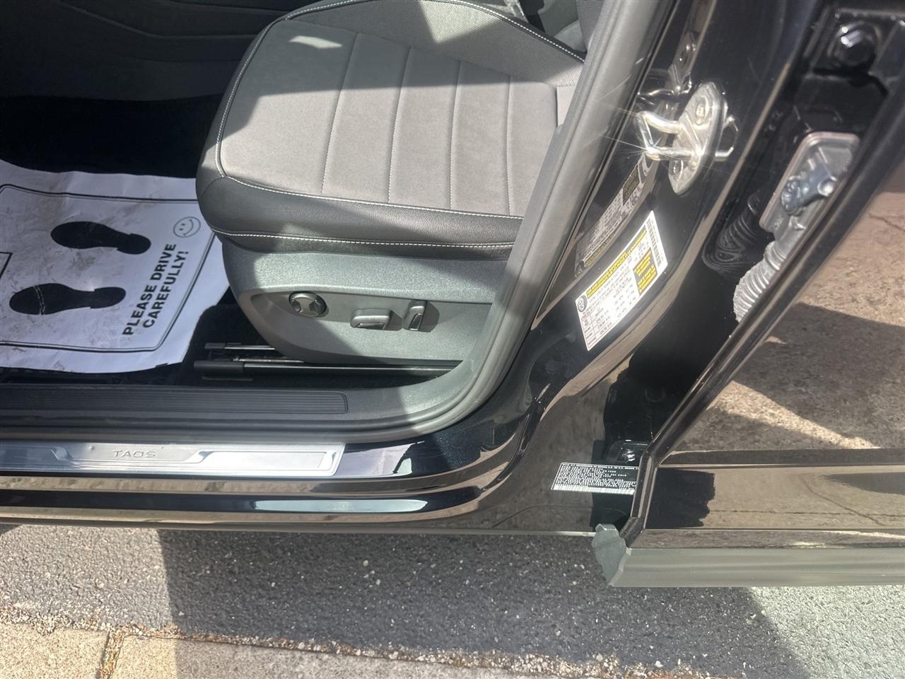 Volkswagen Taos  2024