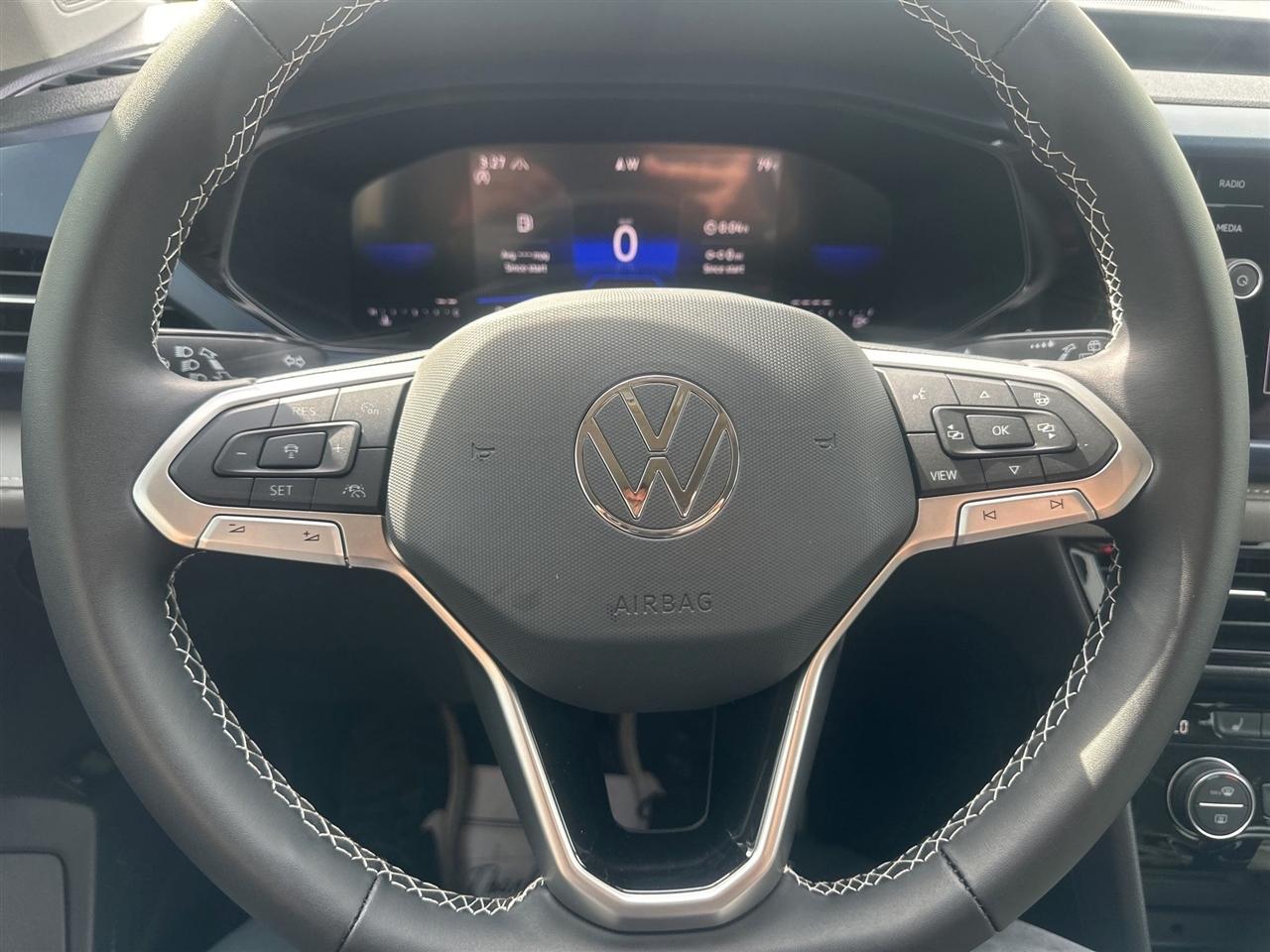 Volkswagen Taos  2024