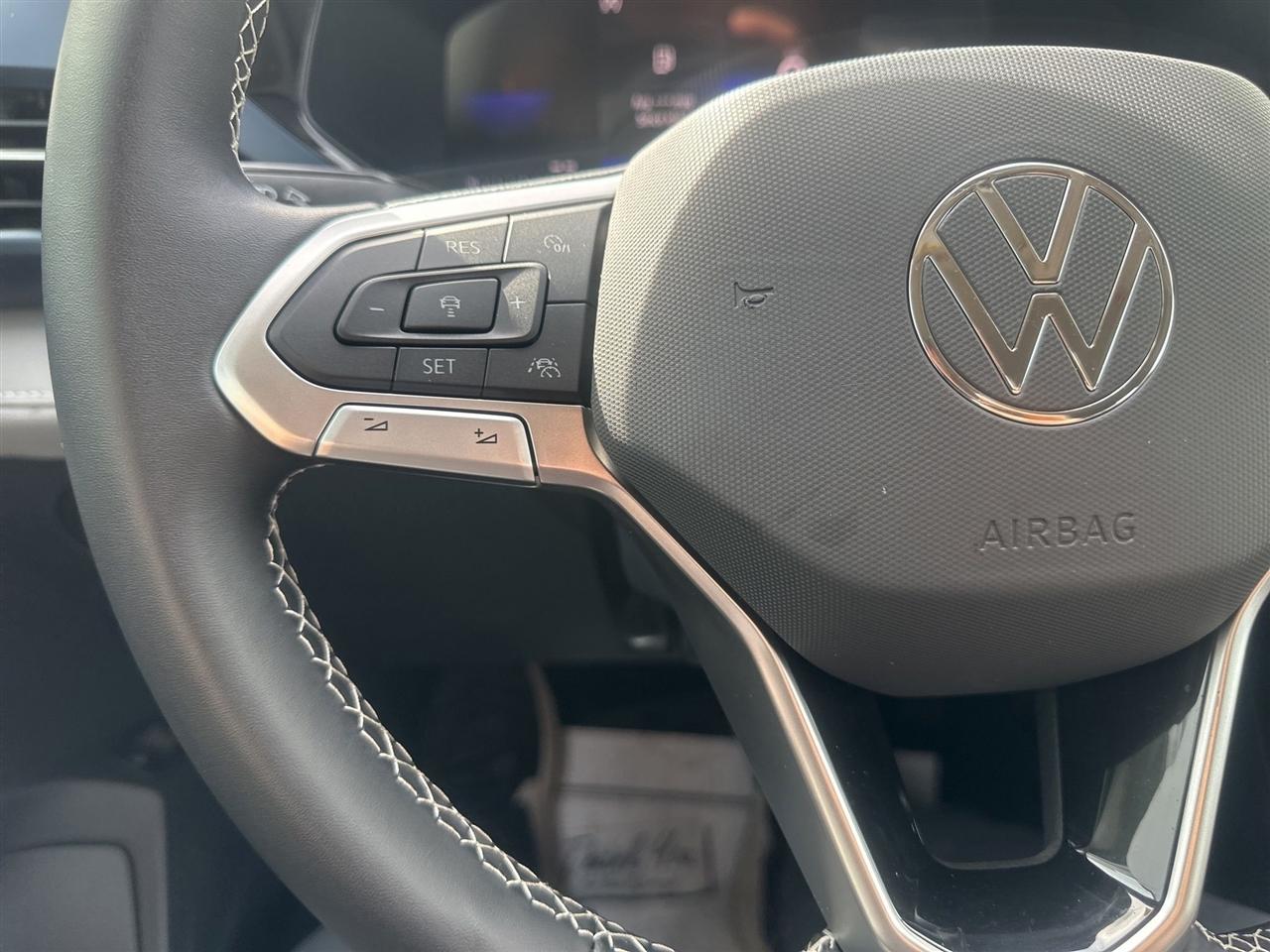 Volkswagen Taos  2024