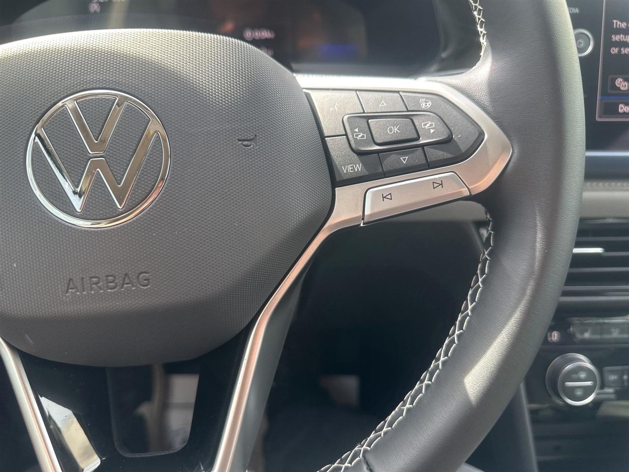 Volkswagen Taos  2024