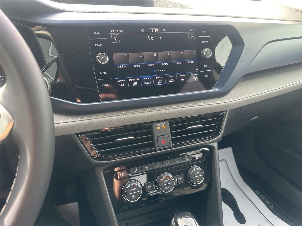 Volkswagen Taos  2024