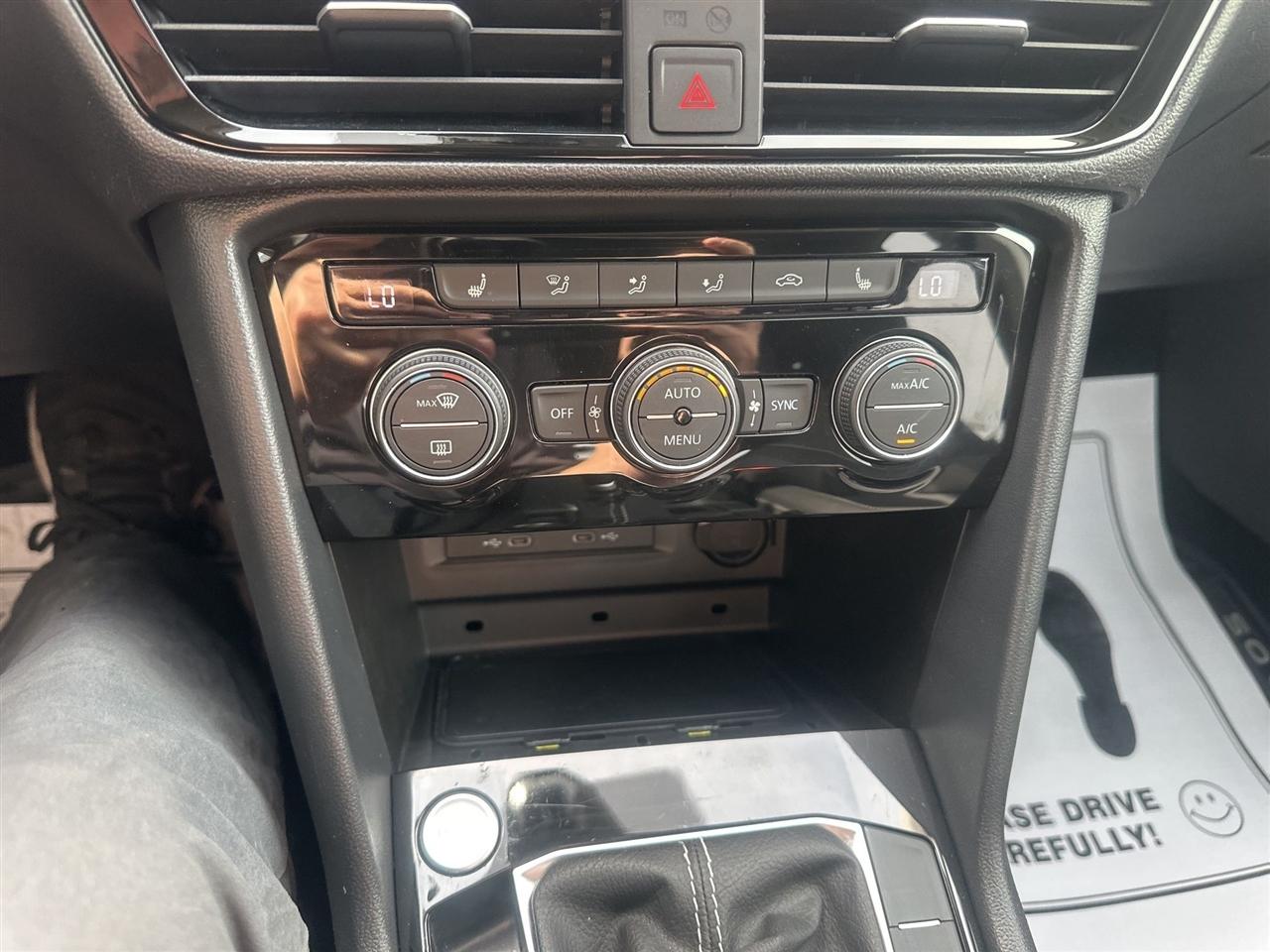 Volkswagen Taos  2024