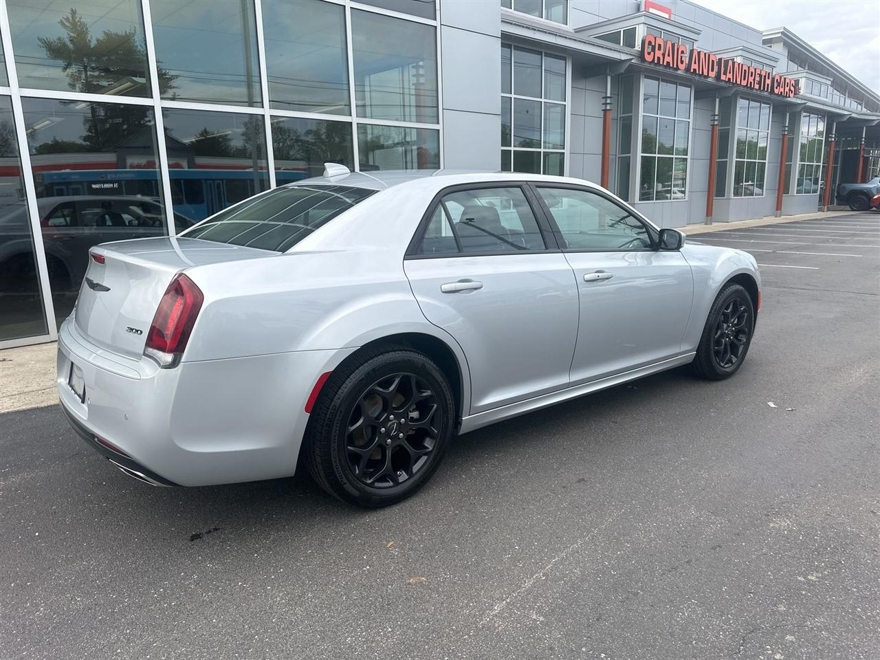 Chrysler 300  2023