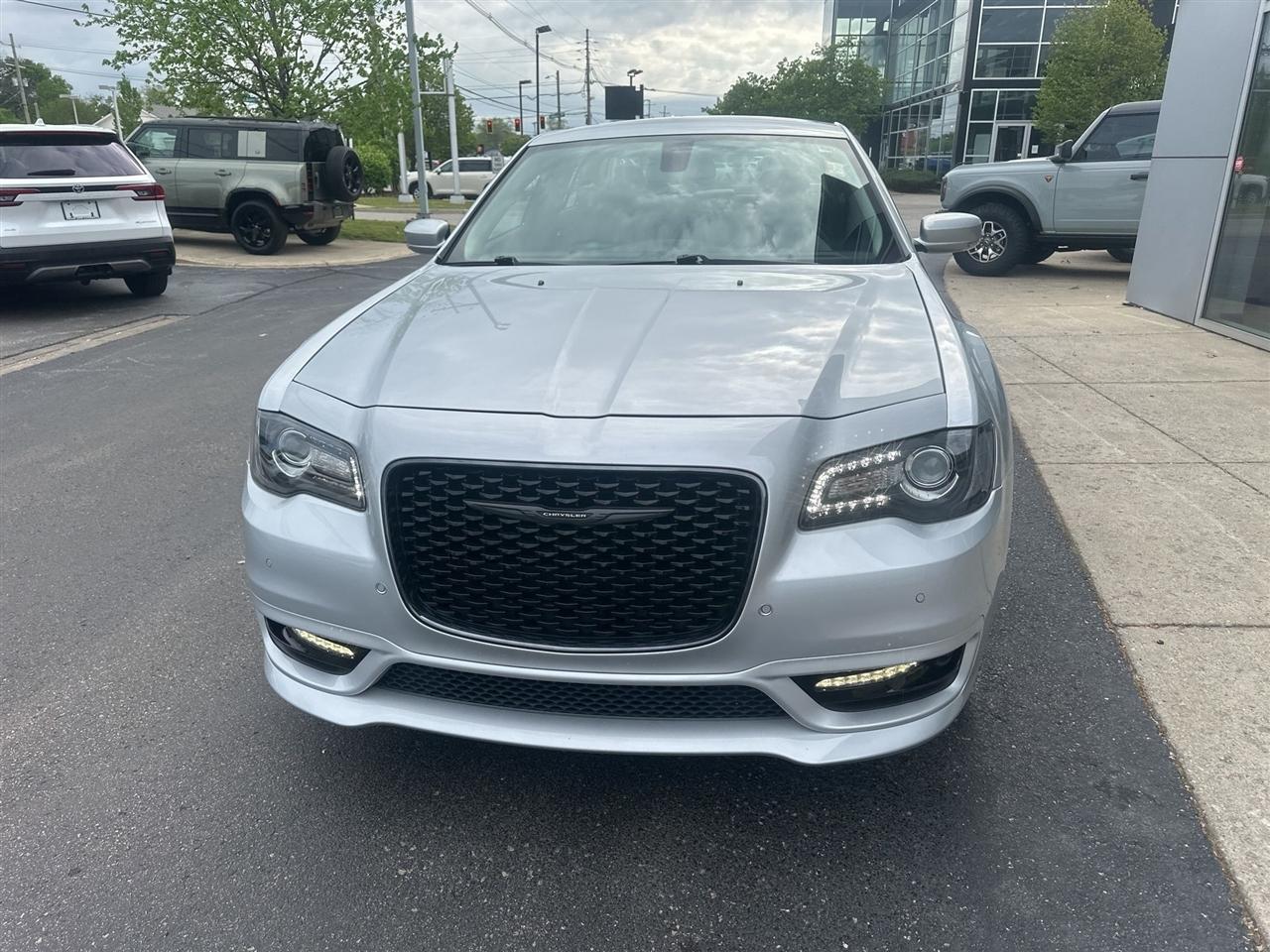 Chrysler 300  2023