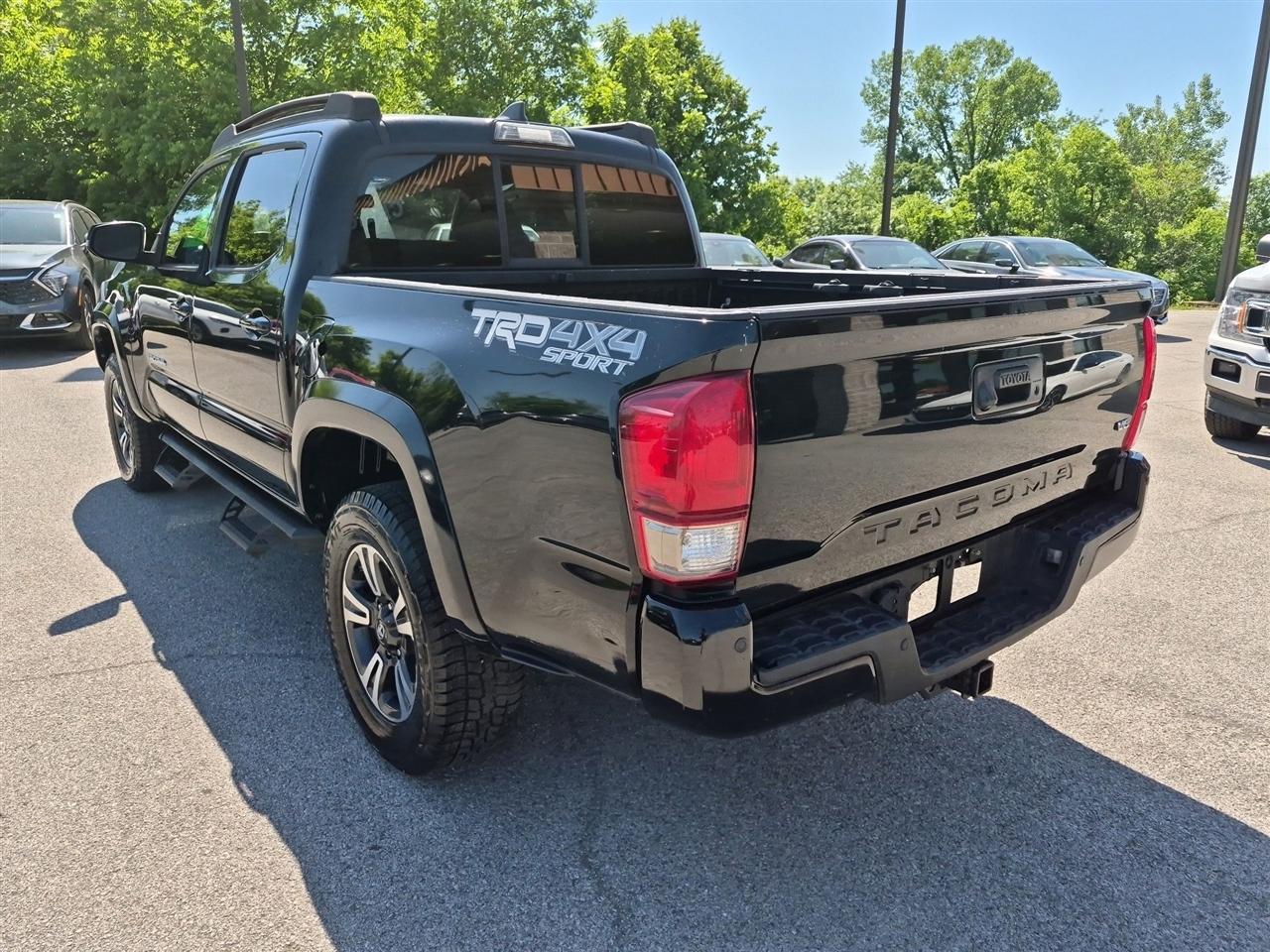 Toyota Tacoma  2016