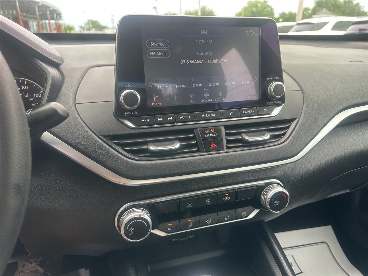 Nissan Altima  2022