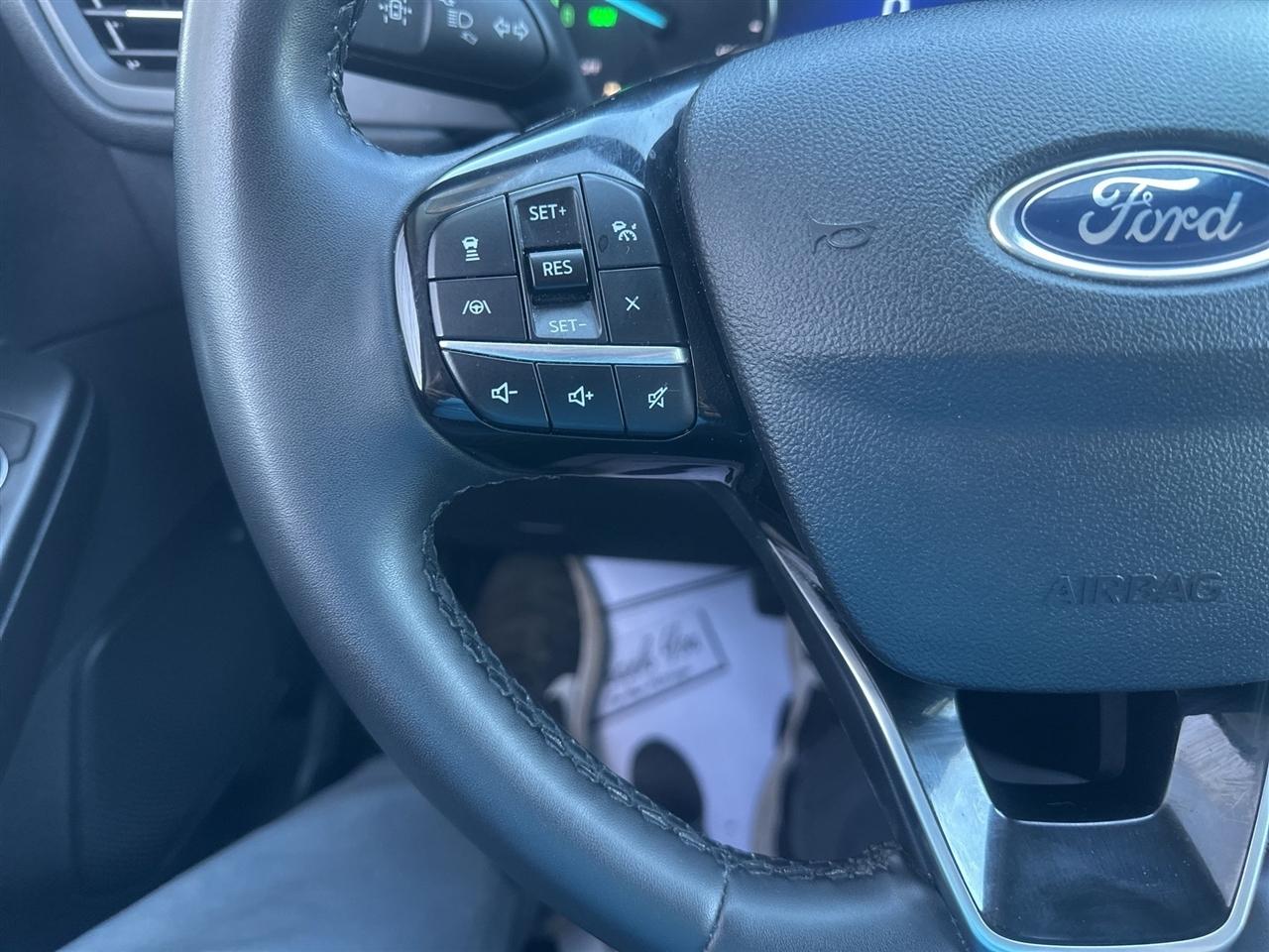 Ford Escape Hybrid  2022