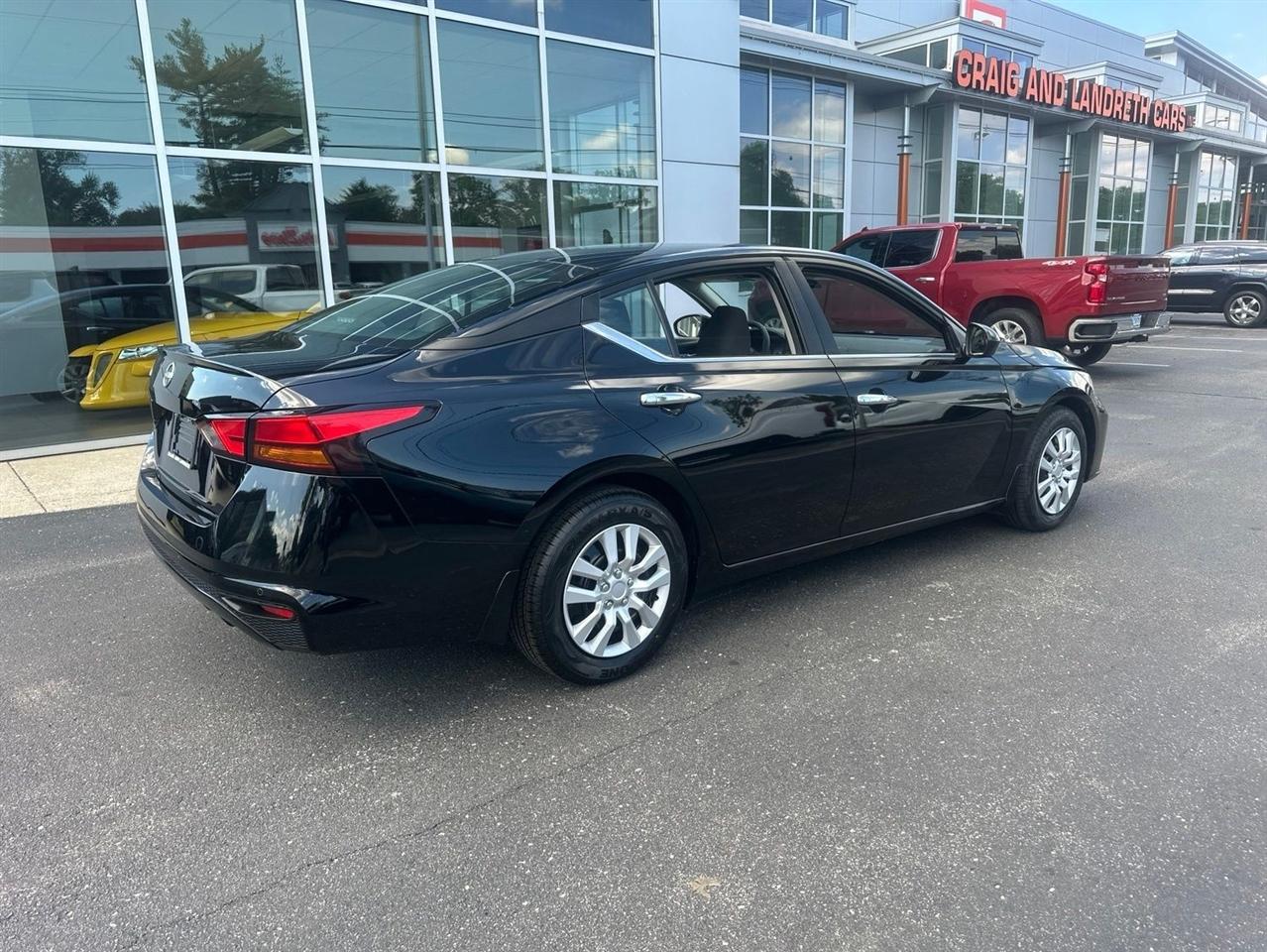 Nissan Altima  2023